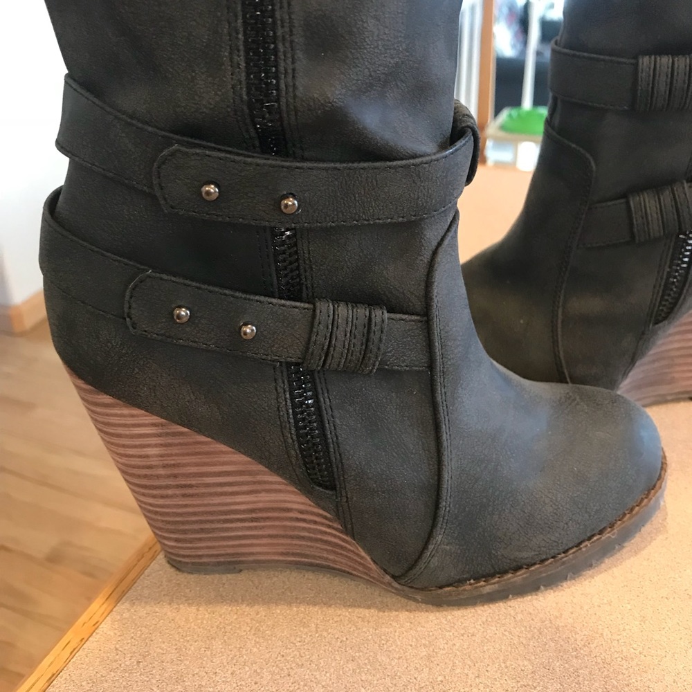 Wedge Boots Black sz 7